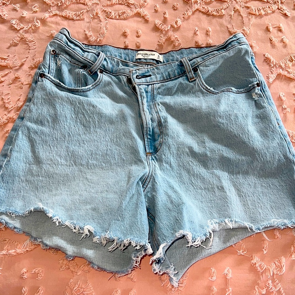 Abercrombie & Fitch - The Dad Short High Rise